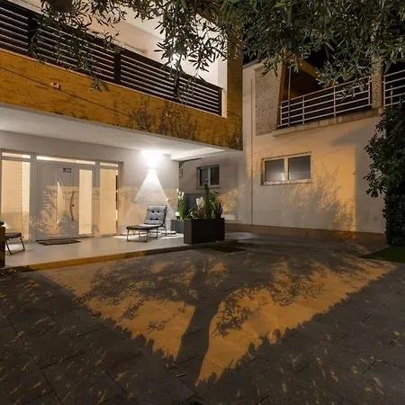 Teodora House Seafront Σπίτι διακοπών Kaštela