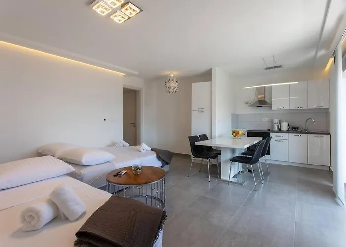 Teodora House Seafront Kaštela