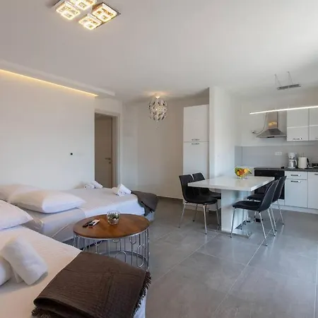 Teodora House Seafront Kaštela